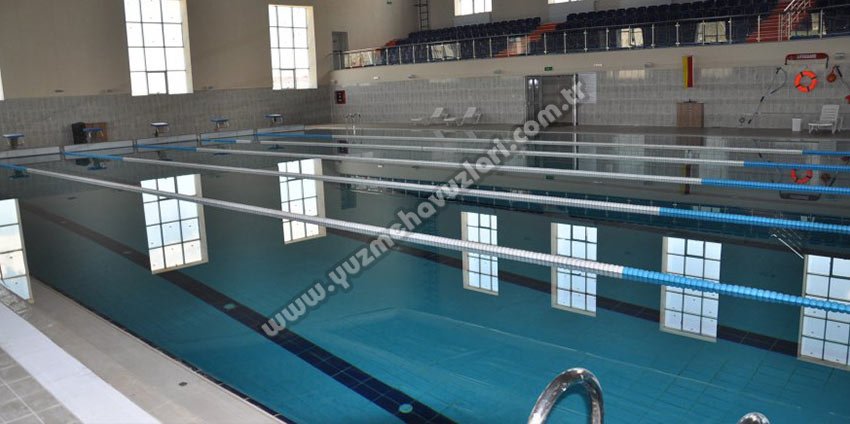Kafkas Üniversitesi Yarı Olimpik Yüzme Havuzu